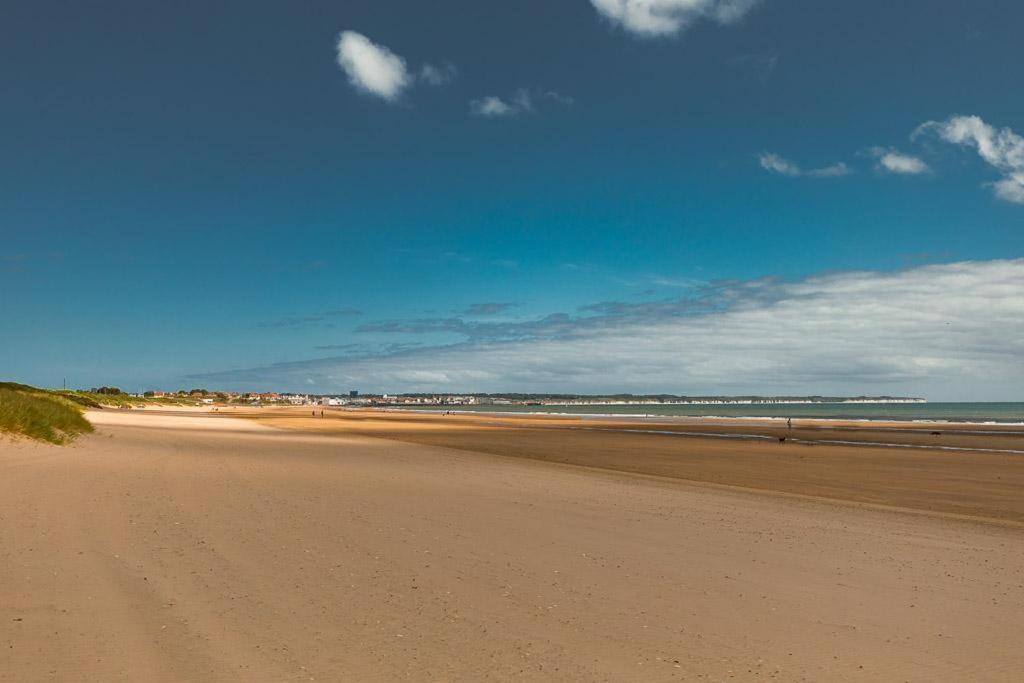 Beachfront Apartment - Ground Floor Apartment With Sea Views, Next To The Beach, Bridlington, North Yorkshire Bessingby Exterior foto