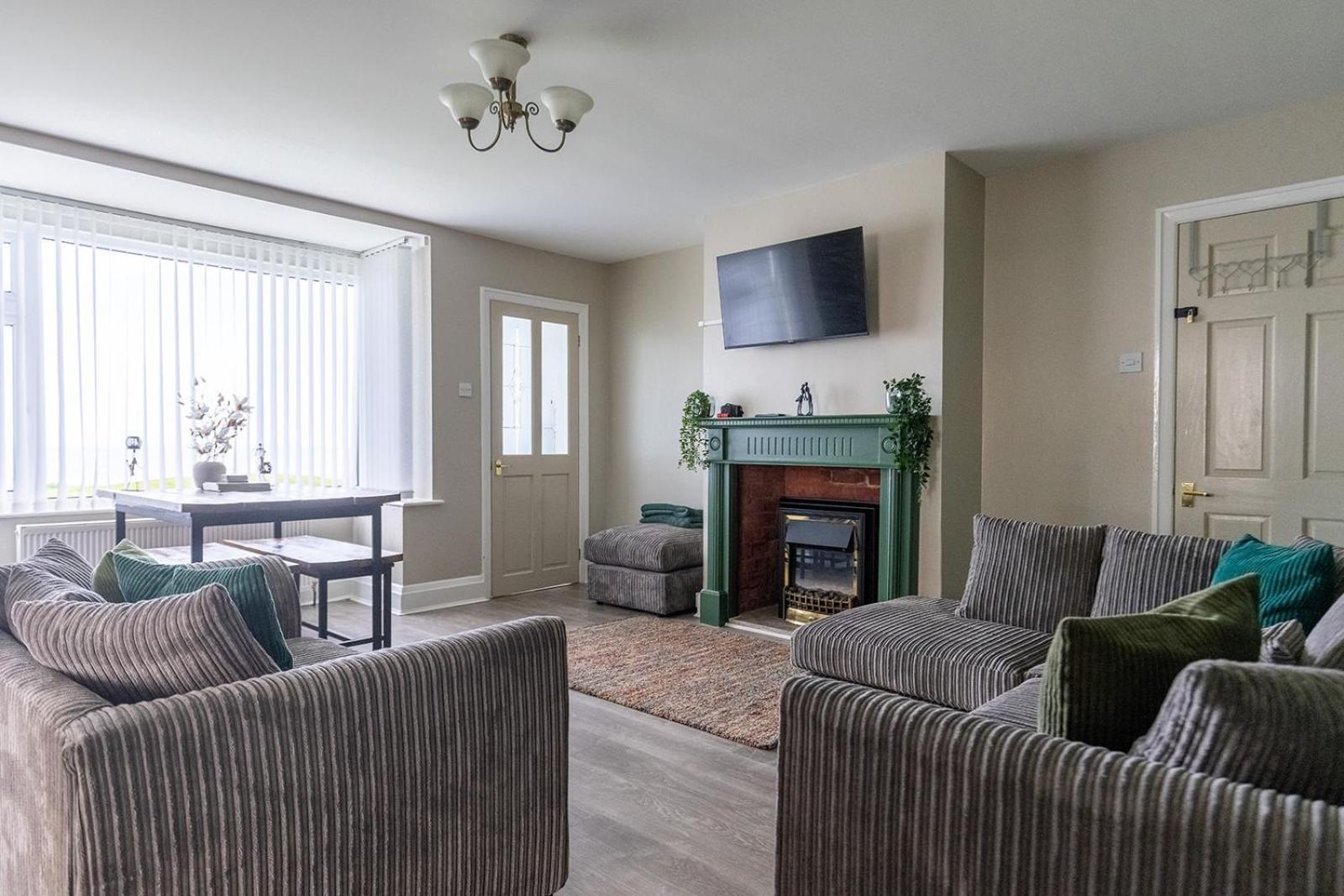 Beachfront Apartment - Ground Floor Apartment With Sea Views, Next To The Beach, Bridlington, North Yorkshire Bessingby Exterior foto